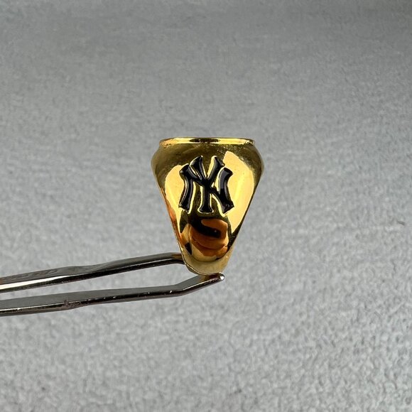 New York Yankees Fan Ring Day 2007 Gold Lot of 7 William Barthman Jewelry MLB - Picture 6 of 11